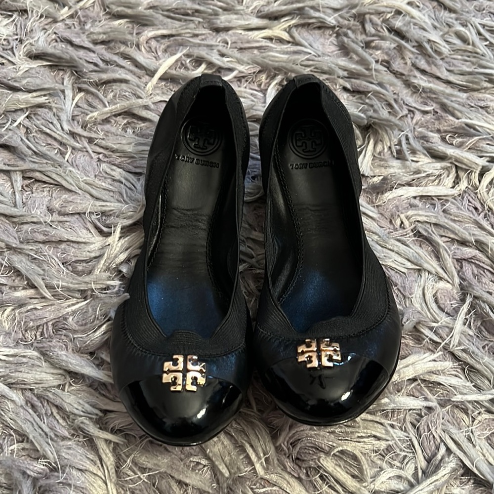 Tory Burch foldable ballet flats.